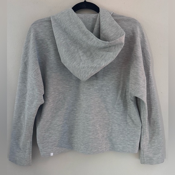 Lululemon Size 6 Minimal Hoodie in
Heathered Power Grey - Picture 4 of 7